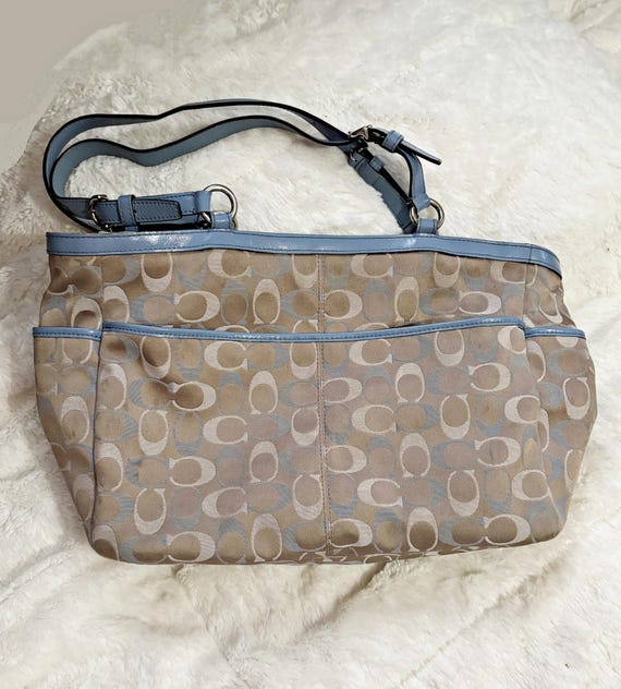 Vintage COACH Authentic Metallic Gold Embossed Purse / Bag  Authentic coach hand bag display picture 1