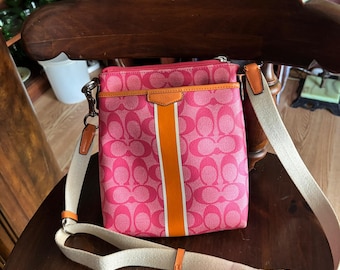 Coach Signature Swingpack Crossbody Handbag Purse Shoulder Bag in Hot Pink Bright Orange