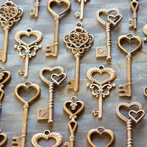 50 Heart Skeleton Key Collection Antiqued Brass Wedding Key Wholesale Lot Bulk Keys Of Spring