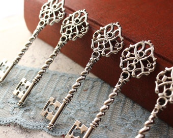 Large Antique Silver Brass Skeleton keys Steampunk Supplies Wedding Key Wholesale Lot Bulk