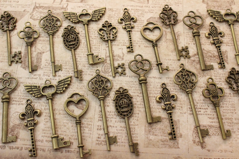 80 Key of Romantic Antique Brass Skeleton Keys Collection Wing Heart Fleur De Lis flower Crown image 1