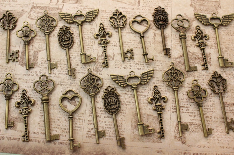 80 Key of Romantic Antique Brass Skeleton Keys Collection Wing Heart Fleur De Lis flower Crown image 5