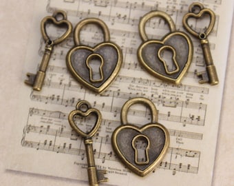 5 Set Antique Brass Vintage Style Heart Small Lock & Key Charms