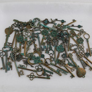 5 oz Assorted Skeleton Keys Antique Brass Steampunk Verdigris Nautical Patina Pendant