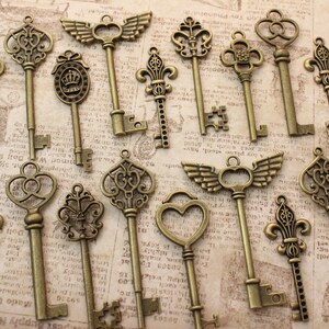 80 Key of Romantic Antique Brass Skeleton Keys Collection Wing Heart Fleur De Lis flower Crown image 2