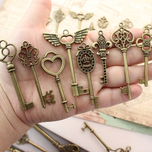 80 Key of Romantic Antique Brass Skeleton Keys Collection Wing Heart Fleur De Lis flower Crown image 4