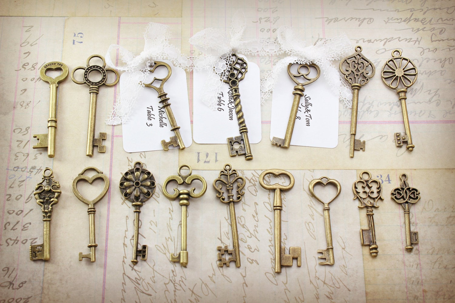 32 Antique bronze Skeleton Key Collection vintage style wholesale wedding decorations keys of Setember