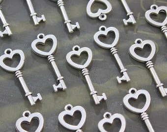 50 pcs Small Antique Silver Double sided skeleton Key Charm Steampunk Supplies Wedding Keys Heart Keys