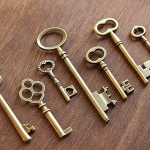 28 Vintage old look Master Keys Collection Antiqued Brass Double Sided  Wholesale Lot Bulk