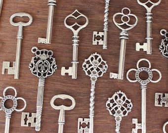 30 Large Skeleton Key Collection Antiqued Silver Wedding Key Wholesale Lot  Bulk Key Of December