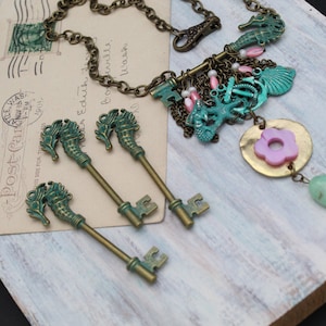 5 pcs Seahorse Key Charms Antique Brass Double Sided Steampunk Verdigris Nautical Patina Pendant