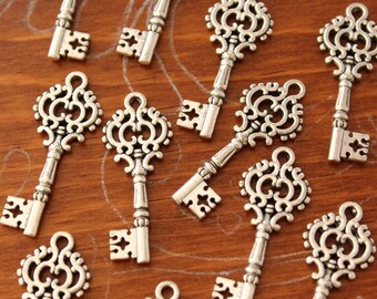 10 pcs Antique Silver Double sided skeleton Key Charm Steampunk Supplies Wedding Key