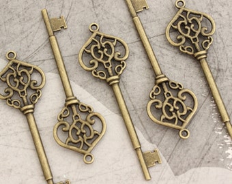 100 Large Skeleton Keys Double sided Antique Brass Steampunk Supplies Wedding Key