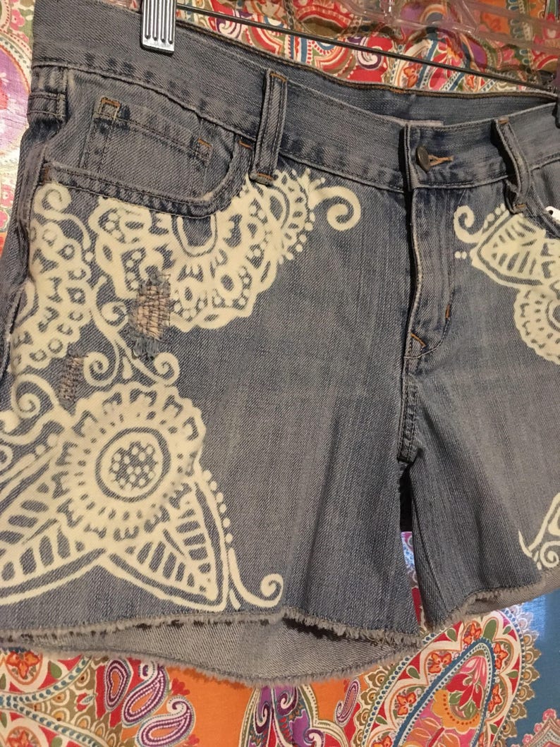 Medium UniqueHand painted bleached denim jean shorts size 6