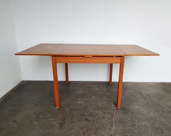 Mid-Century Modern Teak Wood Expanding Teak Dining Table 1960s