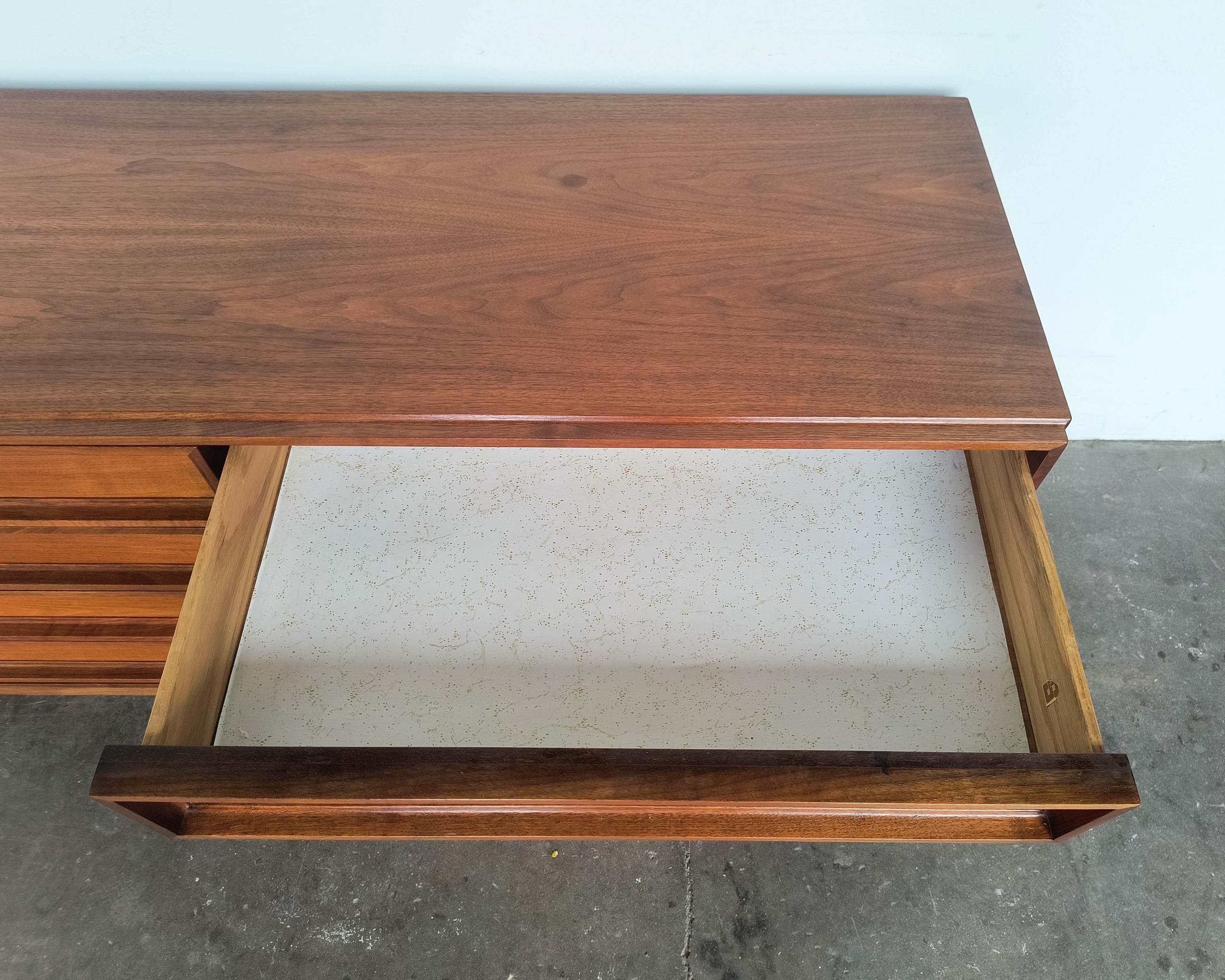 brown saltman dresser Paul Laszlo 