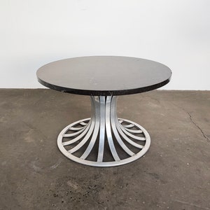 Russell Woodard Aluminum Tulip Coffee Table 1960s immagine 1