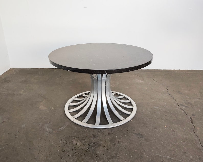 Russell Woodard Aluminum Tulip Coffee Table 1960s immagine 1