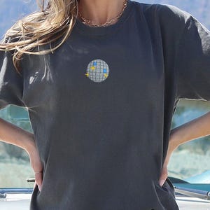 Embroidered Disco Ball Shirt, Disco Embroidery, Rave Shirt, Desert Disco Shirt, Disco Ball Top, 1970s Disco Tshirt, Comfort Colors, Retro =