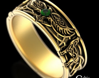 Mens Gold Raven & Wolf Ring, Emerald Gold Wolf Ring, 14K Emerald Mens Ring, 10K Men Wolf Ring, 14K Viking Ring, Emerald Wedding Band, 1698