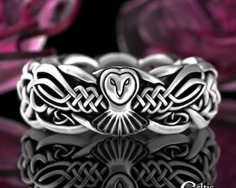 Emerald Sterling Silver Owl Wedding Band, Celtic Owl Ring, Trinity Knot Ring, Owl Jewelry, Celtic Knot Ring, Emerald Irish Wedding Ring 1351