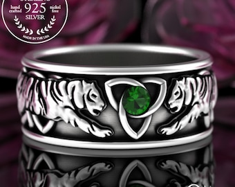 Sterling Silver Tiger Jewelry, Emerald Tiger Wedding Band, Emerald Tiger Ring, Tigress Art Jewelry, Jungle Jewelry, Silver Animal Ring, 3119