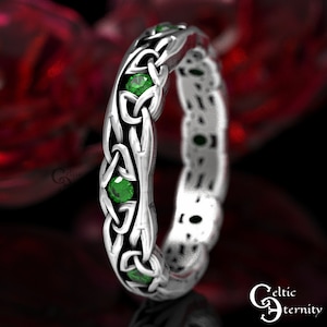 Silver & Emerald Celtic Wedding Band, Narrow Wedding Ring, Sterling Silver Wedding Ring, Emerald Wedding Band, Delicate Wedding Band, 1467