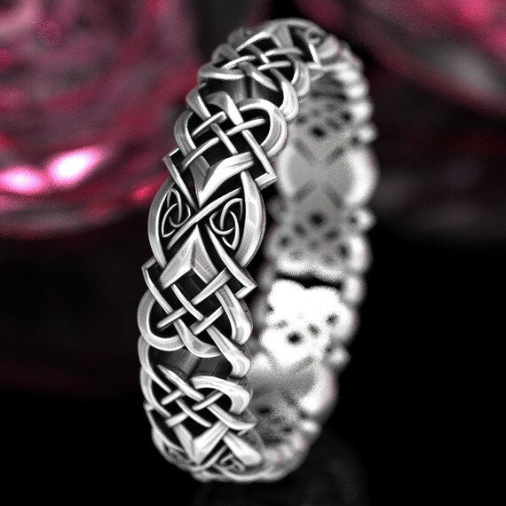 Ladies celtic wedding rings deals