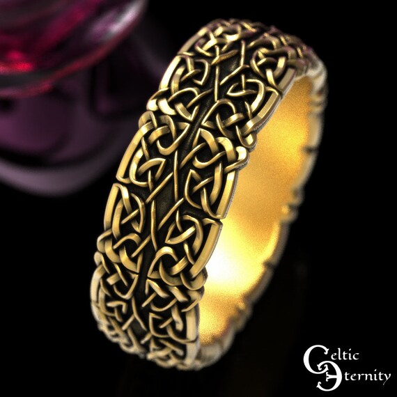 Gold celtic wedding band hotsell