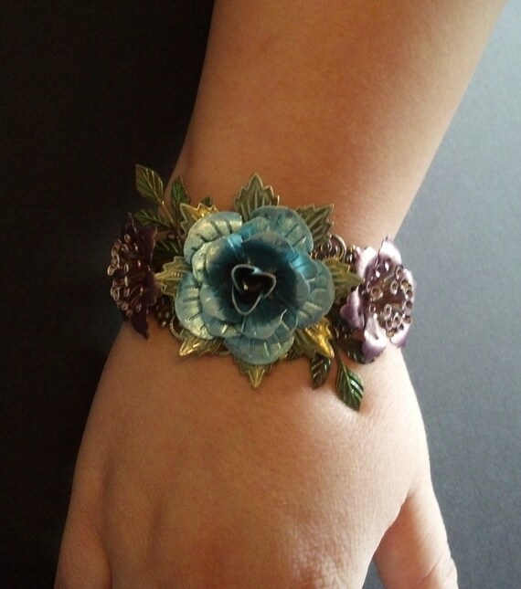 Items similar to Flower Cuff on Etsy