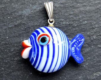 手作りガラスランプワーク魚ペンダント、バチ付き、ジュエリー作りのための幸運ビーズチャーム、ユニークな海をテーマにしたジュエリーサプライ、No：22、1個