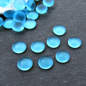 Perline cabochon a cupola in vetro ceco rotondo satinato azzurro cielo da 8 mm - 8 pezzi