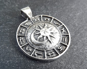 Colgante del Horóscopo del Zodiaco, Colgante del Sol y la Luna, Amuleto de la Constelación de Plata, Colgante de Disco, Colgante de Monedas, Plateado Antiguo Mate, 1pc