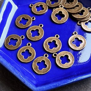 Round Quatrefoil Four Leaf Clover Charms, Antique Bronze Plated, 8pcs