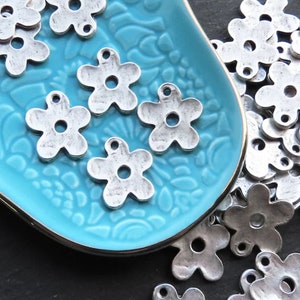 4 Fun Daisy Flower Charms, Garden Flower Pendant, Nature Jewelry Findings, Matte Antique Silver Plated