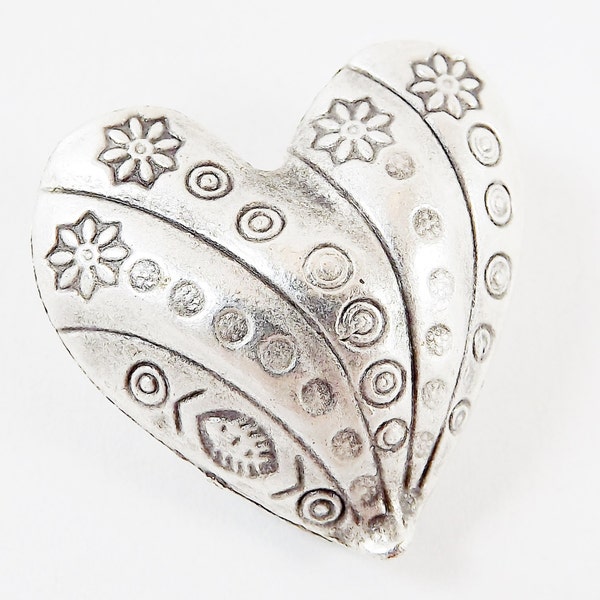 30mm Large Silver Heart Bead, Hollow Heart Bead, Stamped Bead, Silver Beads, Statement Bead, Focal Bead, Matte Antique Silver Plated - 1pc