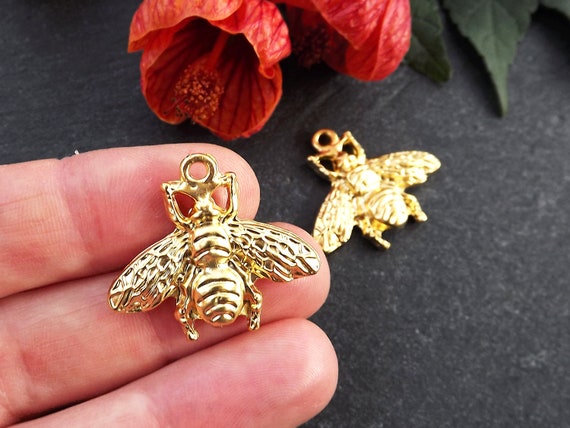 Gold Bee Charms, Bumblebee Charms, Busy Bee Charms, Bee Pendant, Bee  Jewelry, Bumble Bee Pendant, 25mm, 22k Matte Gold Plated 