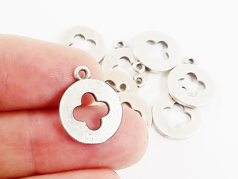 NEW 8 Round Quatrefoil Four Leaf Clover Charms Matte Antique Silver plated image 1