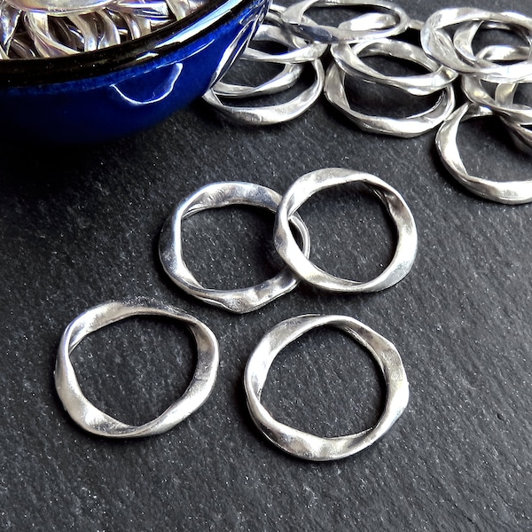 Twisted Organic Karma Eternity Circle Hoop Link , Closed Ring Loop Pendant Connector, Symbol of Life Amulet, Matte Antique Silver Plated 4pc