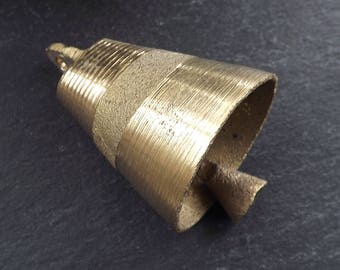 Rustikaler ethnischer Rohmessing Anhänger mit strukturiertem Band - Schmuck Zubehör Dekoration Kostüm Design - Nr: 7 - 1Stck
