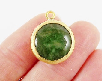 16mm Green Smooth Jade Pendant - Gold plated Bezel - 1pc