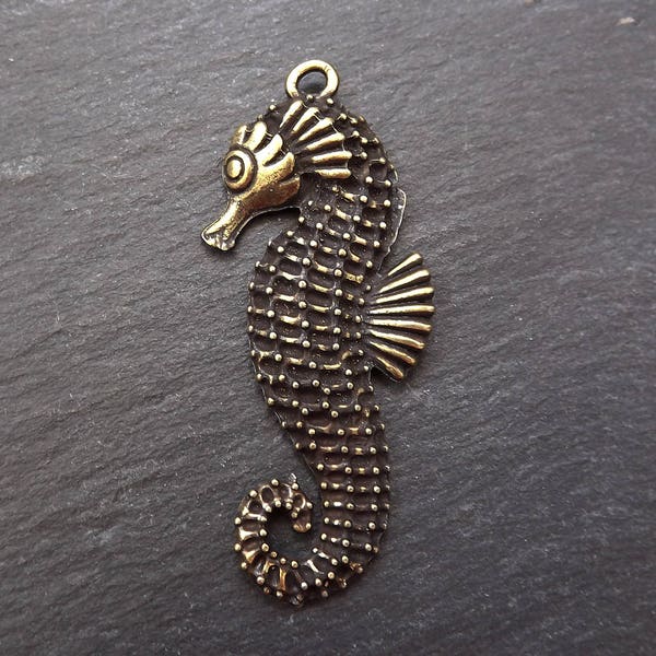 Pendentif hippocampe - Plaqué bronze antique