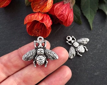 Silver Bee Charms, Bumblebee Charms, Busy Bee Charms, Bee Pendant, Bee Jewelry, Bumble Bee Pendant, 25mm, Matte Antique Silver Plated