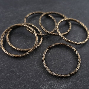 25mm Twisted Etched Jump Rings - Round Bronze Findings, Bronze Supplies, Link, Ring, Loop - Antique Bronze Plated 6pcs