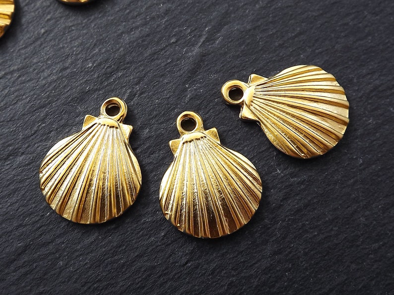 Silver Yellow Plated Shell Charm 23mm