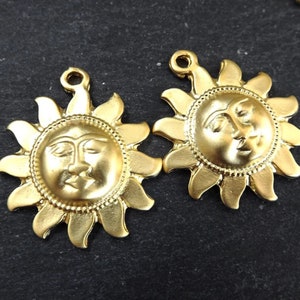 Sun Face Pendant Charm, Surya Pendant, Sunshine Pendant, Sun God Pendant, Lord Surya, Hindu Symbolism, 22k Matte Gold Plated, 2pc
