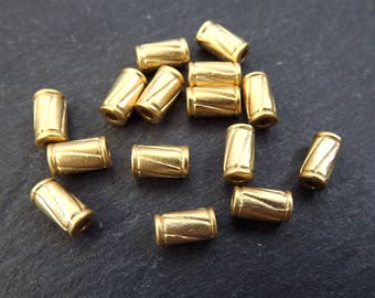 15 cuentas tubulares doradas con detalle de línea diagonal, separadores de metal, accesorios para bisutería, chapadas en oro mate de 22 k.