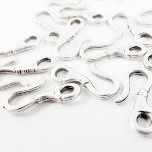 15 Hook Clasps - Matte Antique Silver Plated