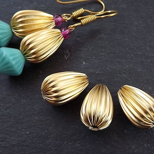 Teardrop Bead, Gold Teardrop, Corrugated Bead, Ribbed Bead, Large Teardrop, Tear Drop Bead, Fluted Teardrop, 22k Matte Gold Plated 3pc