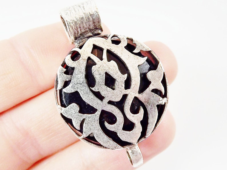 1pc Black Exotic Fretwork Jade Connector Matte Silver Plated Bezel